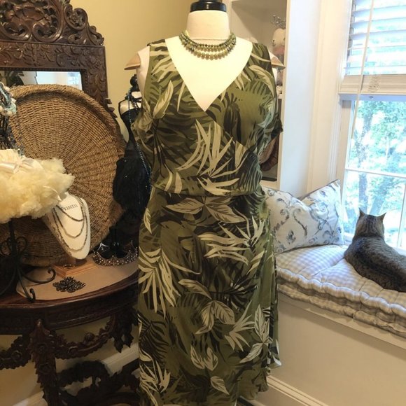 jonathan martin Dresses & Skirts - Jonathan Martin 20W Leaf Green Pattern Dress!